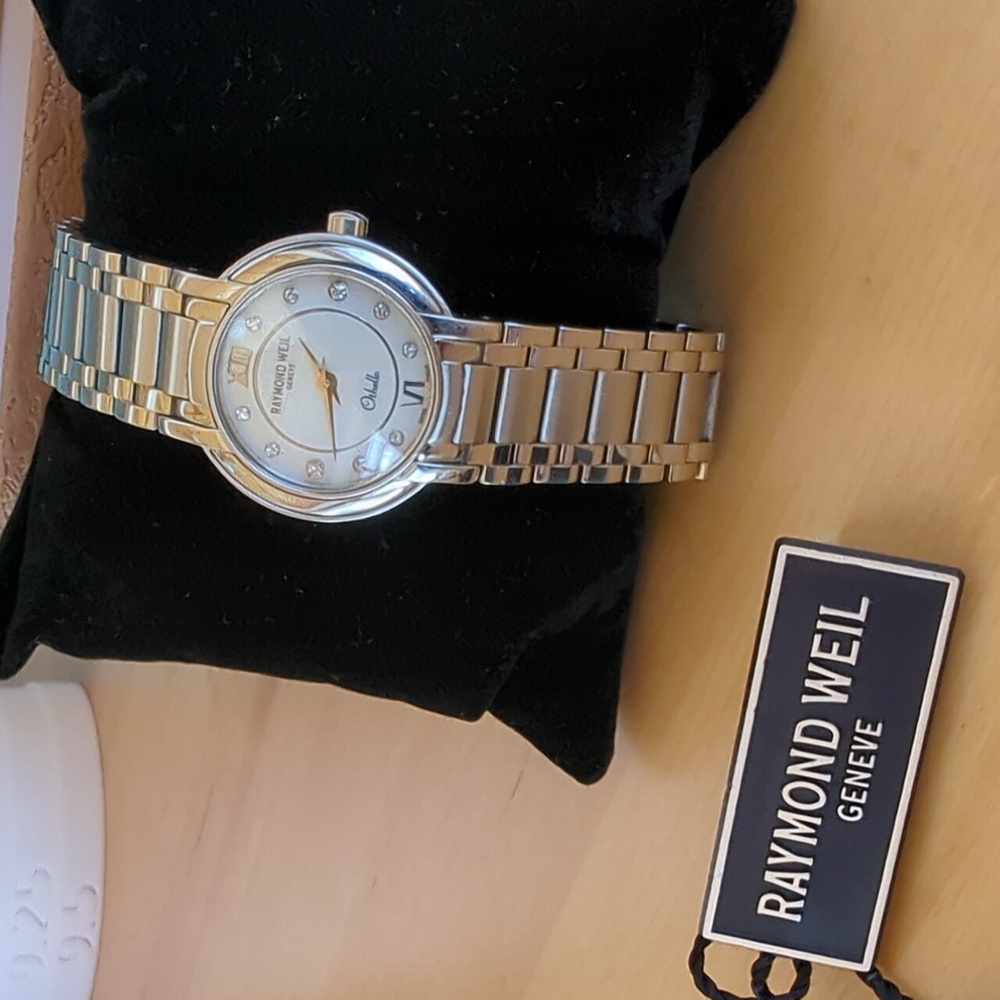 Vintage Ladies Raymond Weil Othello 2321 Watch Diamond & Mother of Pearl Dial - Picture 11 of 13